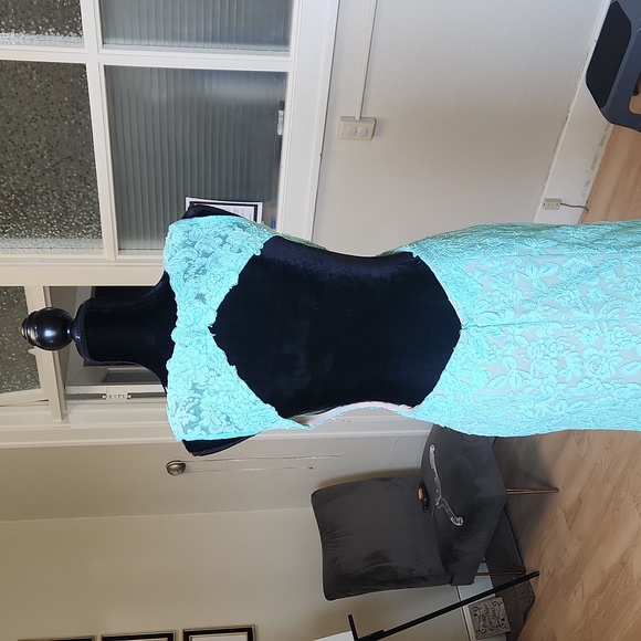 NWT size 10 aqua blue prom/pageant/evening gown by La Femme - Picture 6 of 7